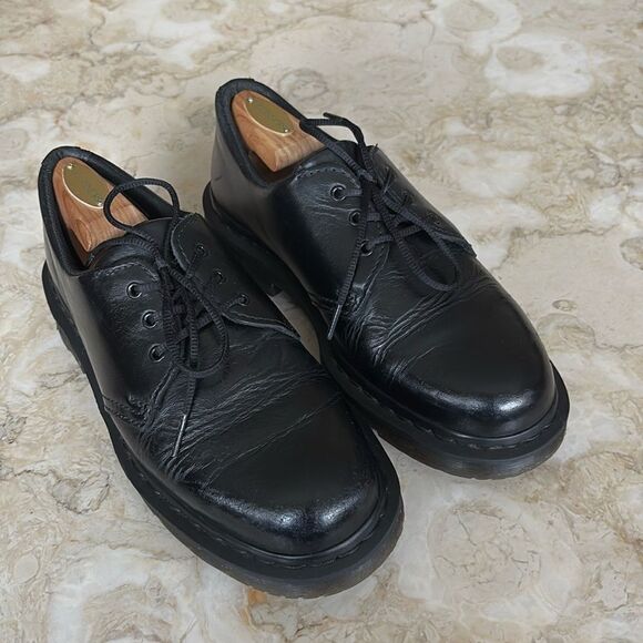 Dr. Martens Black Noir Leather Anti Slip Safety Shoes Air Wair Comfort Unisex - Picture 1 of 15